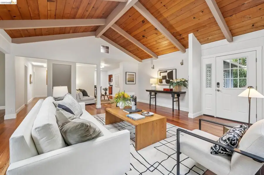 6785 Aitken Dr, Oakland, CA 94611 - #3