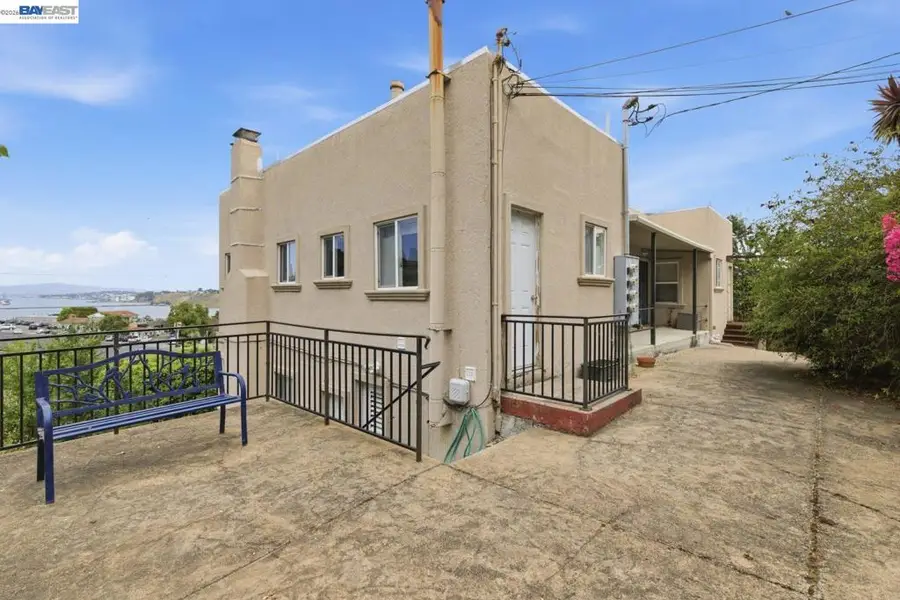 242 Kendall Ave, Crockett, CA 94525 - #2