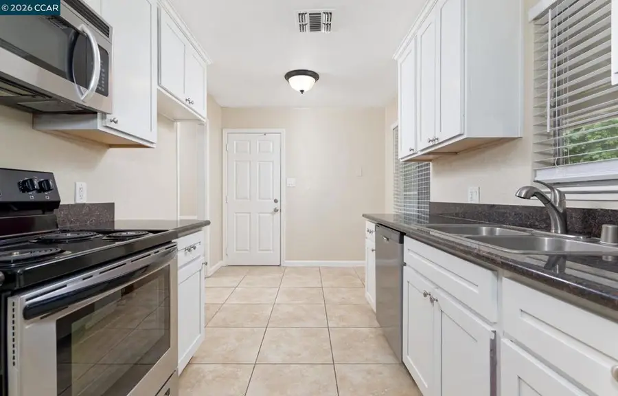 4300 42nd Ave, Sacramento, CA 95824 - #2