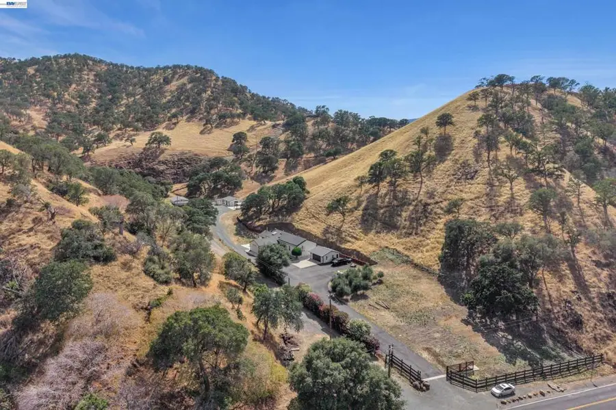 16800 Marsh Creek Rd, Clayton, CA 94517 - #2