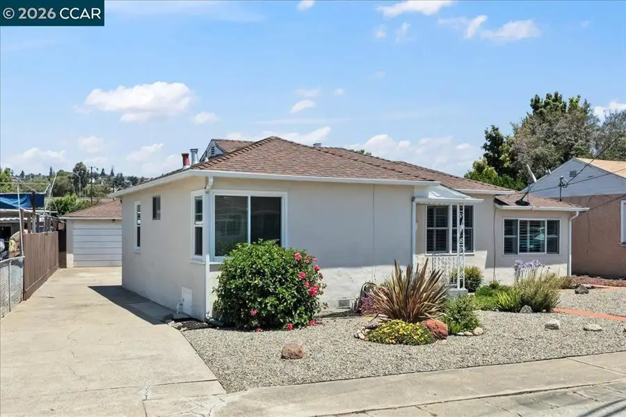 850 Harmony Dr, Ashland, CA 94541 - #3