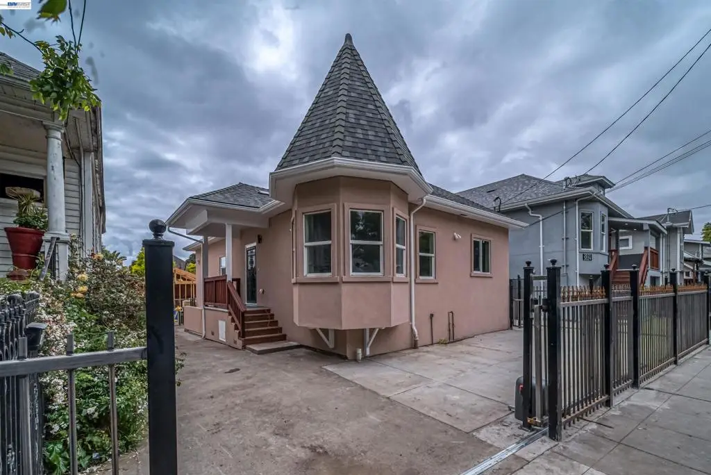 3035 Logan St, Oakland, CA 94601 - #1