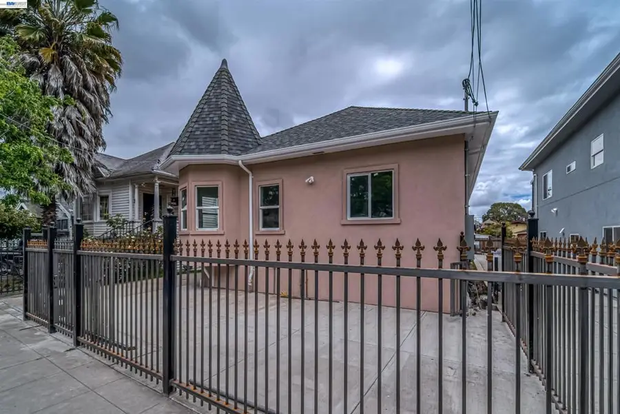 3035 Logan St, Oakland, CA 94601 - #2