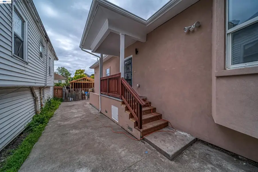3035 Logan St, Oakland, CA 94601 - #3
