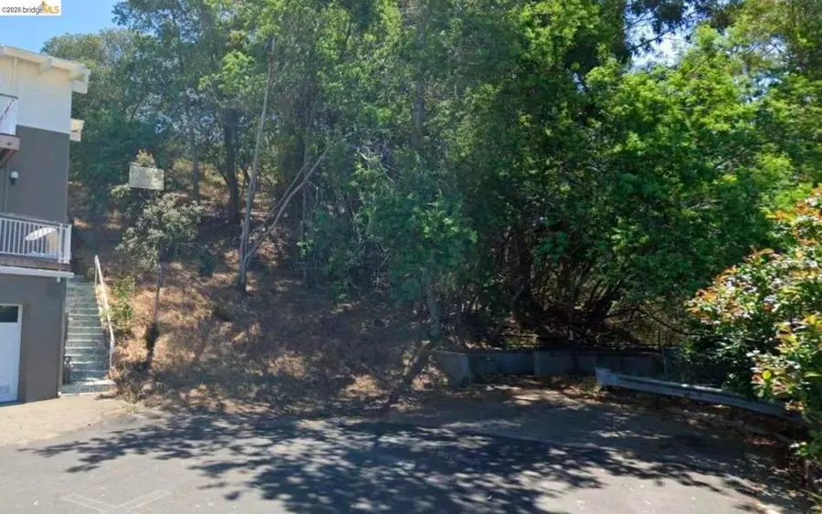 1523 Westview Dr, Oakland, CA 94705 - #2