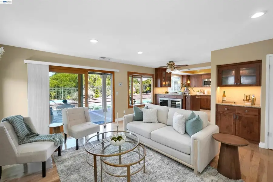5922 Charter Oaks Dr, Castro Valley, CA 94552 - #3