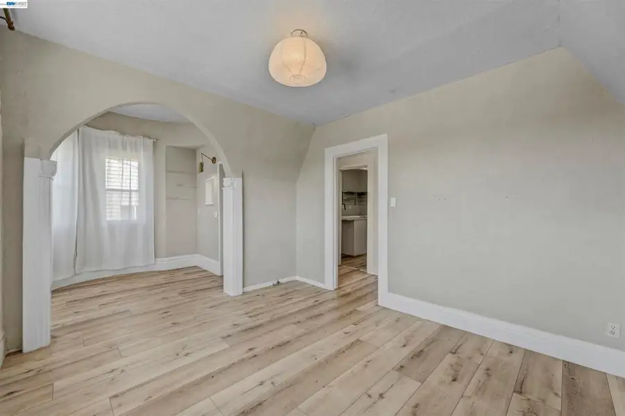 818 E 18th St, Oakland, CA 94607 - #2