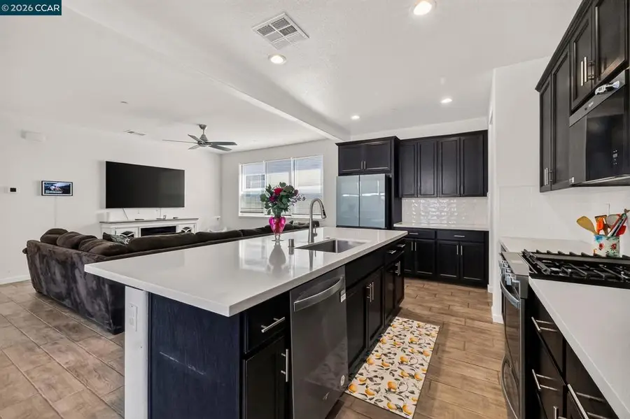 1119 Hiramatsu Ln, Winters, CA 95694 - #2