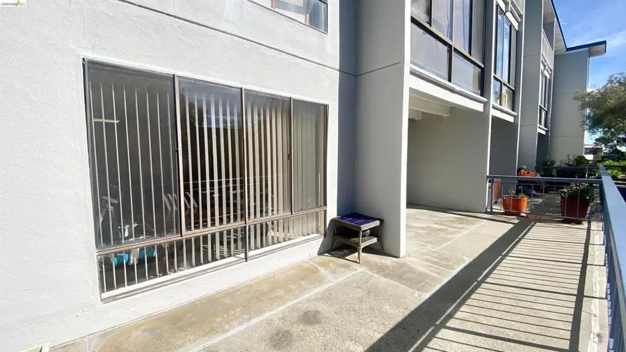 2 Commodore Drive #D273, Emeryville, CA 94608 - #3
