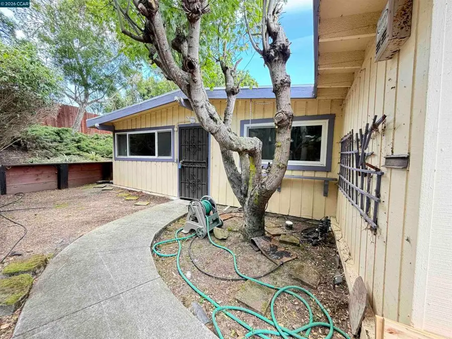 4072 Saint James Dr, El Sobrante, CA 94803 - #2