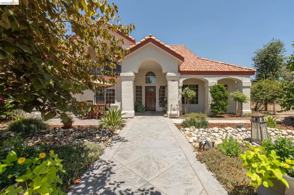 5232 Horseshoe Bend Ave, Clovis, CA 93619 - #1