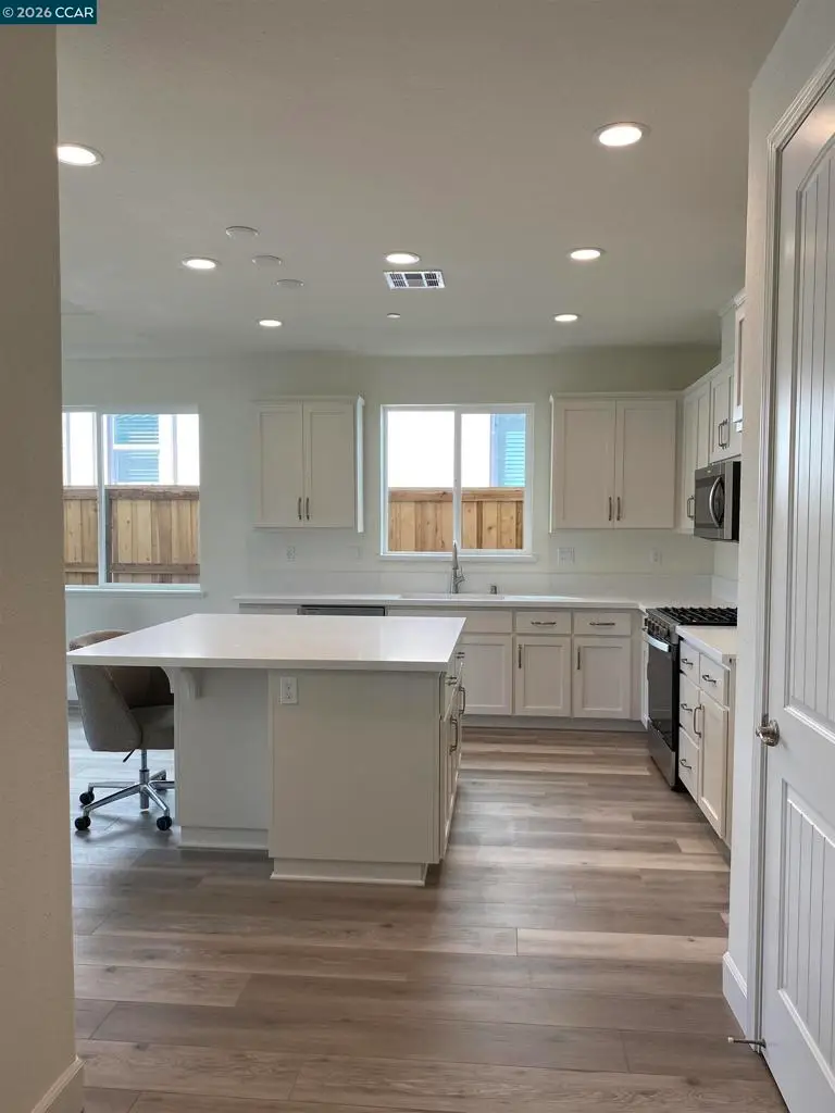 527 Yarrow Drive, Fairfield, CA 94534 - #2