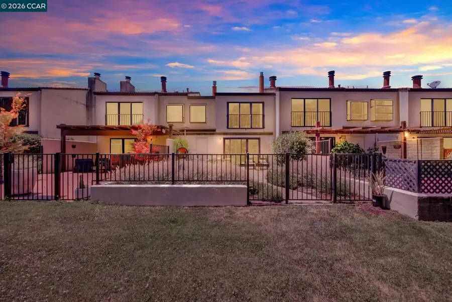 908 Marina Dr, Napa, CA 94559 - #2