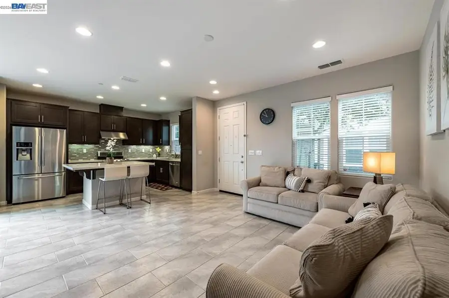 1663 Sylvia St, Hayward, CA 94545 - #2