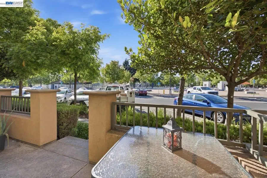 131 Burbank St, Hayward, CA 94541 - #3