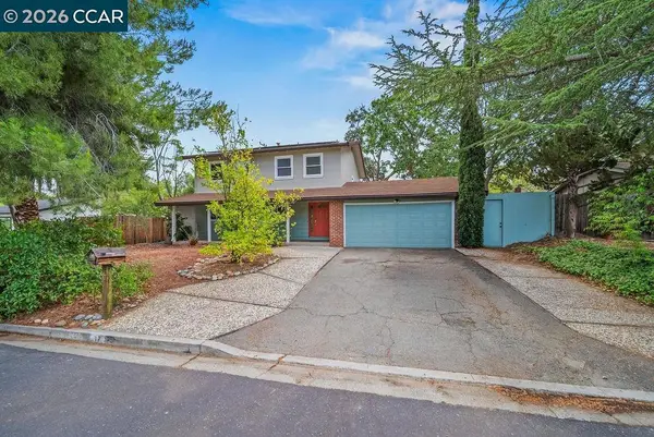17 Eastbrook Ct, Clayton, CA 94517