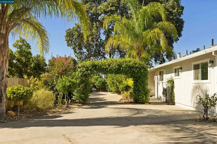 1694 Tammy Ln, Concord, CA 94519 - #3