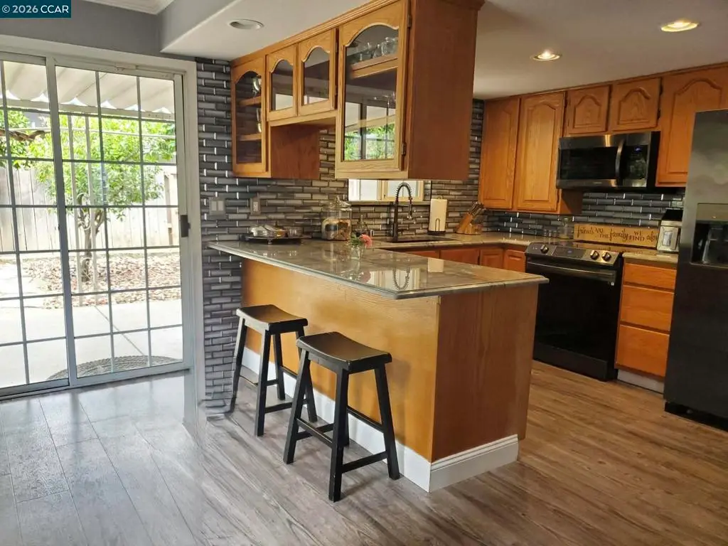 552 Redwood Dr, Vacaville, CA 95687 - #1