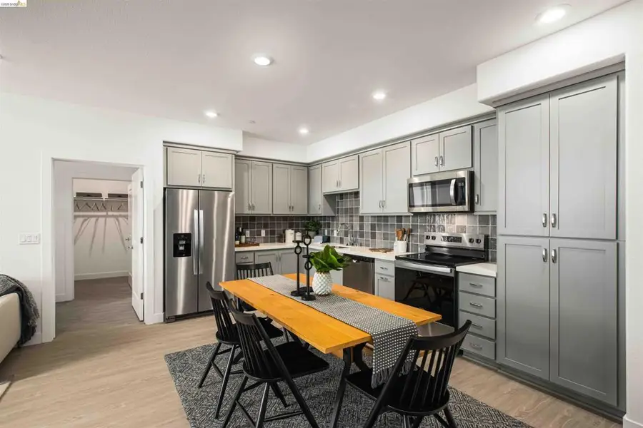 500 Somi Ct #404, Hayward, CA 94544 - #2