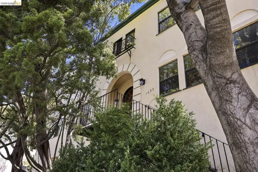 2522 Hilgard Ave, Berkeley, CA 94709 - #2