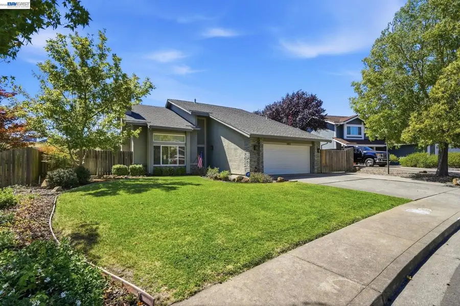 883 Dover Cir, Benicia, CA 94510 - #2