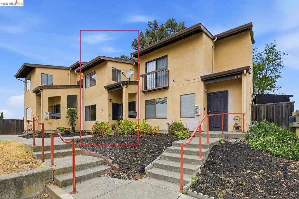 9729 Elmview Dr, Oakland, CA 94603 - #1