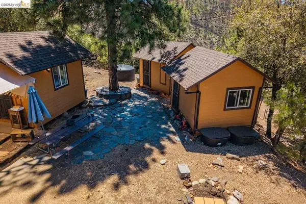 8262 Jackass Ridge Rd, Groveland, CA 95321