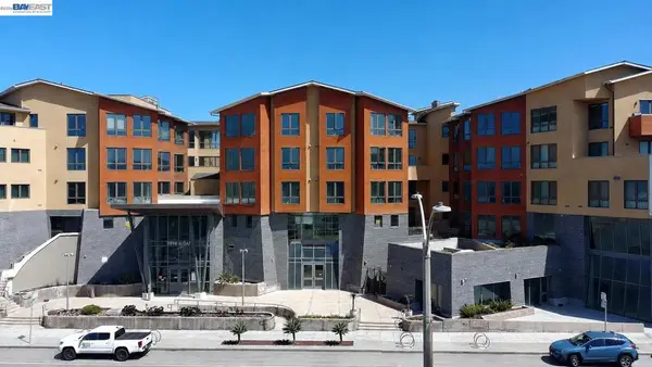 3535 Wawona St #315, San Francisco, CA 94116