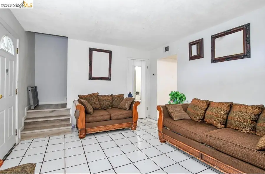 141 E 15th St, Pittsburg, CA 94565 - #3