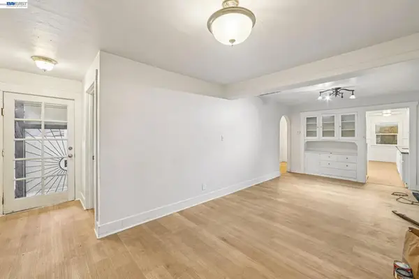 5826 Avenal, Oakland, CA 94605