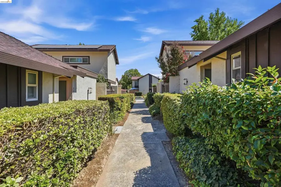 315 Creekview Ct, Vacaville, CA 95688 - #3