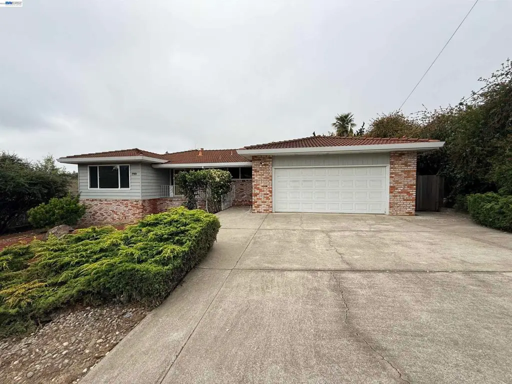 16982 Hinton St, Castro Valley, CA 94546 - #1