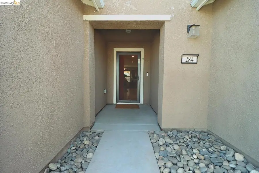 284 Zion Canyon Ct, Merced, CA 95341 - #2