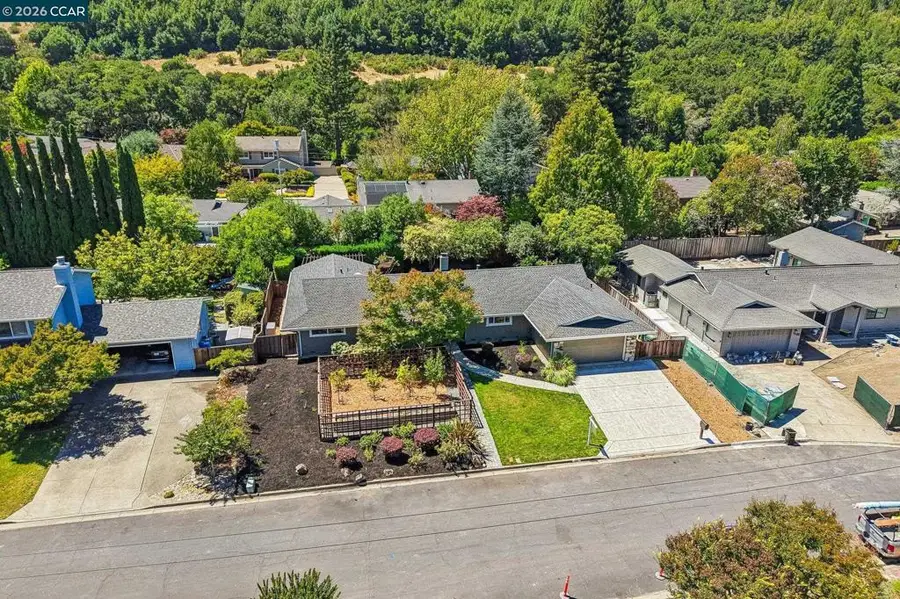 102 Brookfield Dr, Moraga, CA 94556 - #2