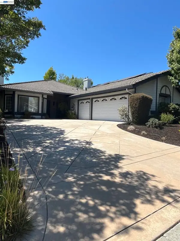 4310 Canyon Crest Rd, San Ramon, CA 94582