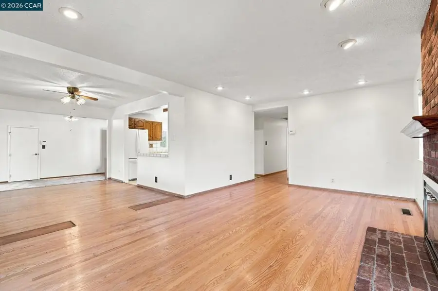 1833 Sandalwood Dr, Concord, CA 94519 - #2