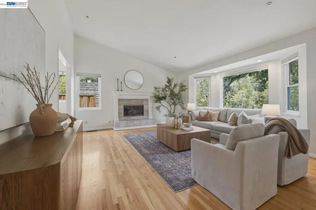 26 Oak Rd, Orinda, CA 94563 - #1