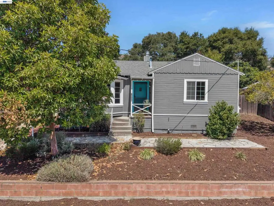7538 Circle Hill Dr, Oakland, CA 94605 - #2