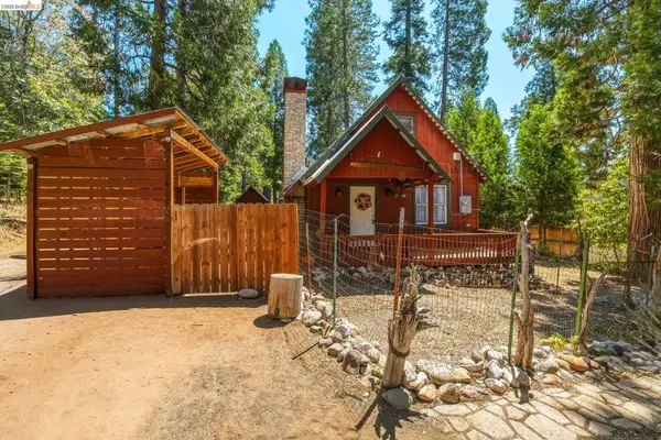 24249 Sugar Pine Rd, Mi Wuk Village, CA 95346