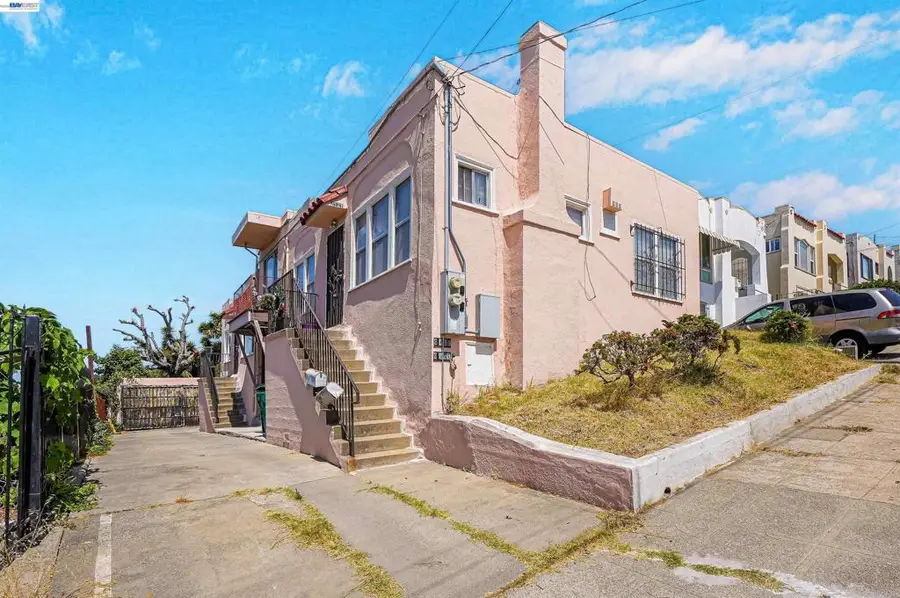 2121 17th Ave, Oakland, CA 94606 - #3