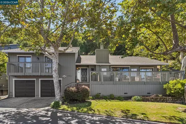 1792 Saint Andrews Dr, Moraga, CA 94556