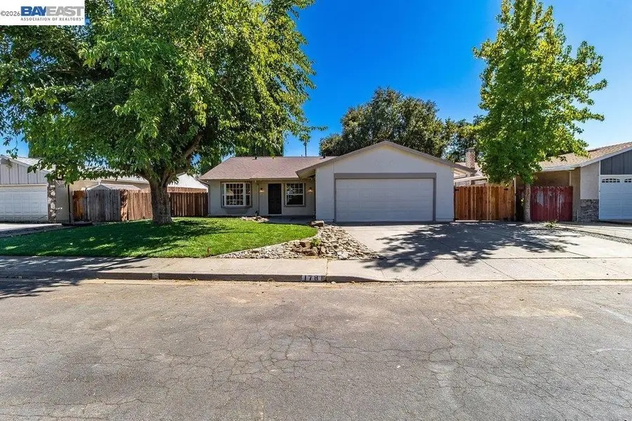 178 Richard Pl, Vacaville, CA 95687 - #3