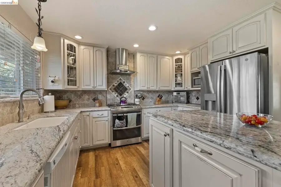 14201 Hillview Ct, Sonora, CA 95370 - #2