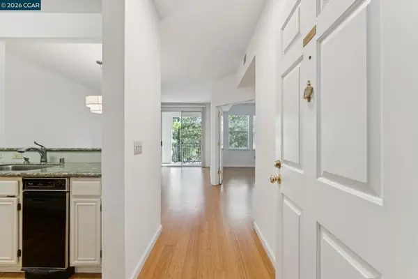 1860 Tice Creek #1214, Walnut Creek, CA 94595