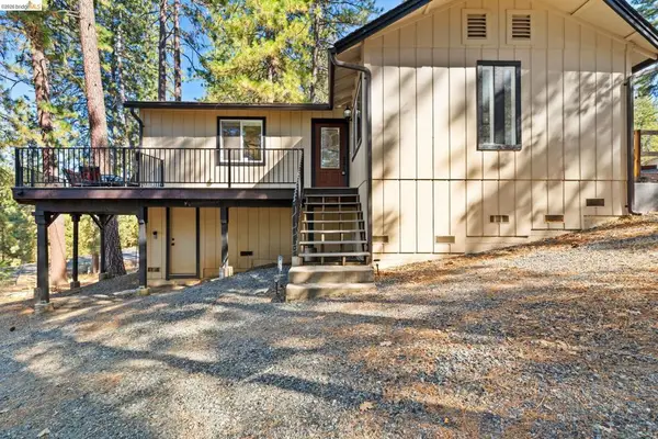 19369 Ferretti Rd, Groveland, CA 95321