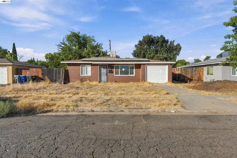 1223 W Santa Fe Ave, Merced, CA 95340 - #2