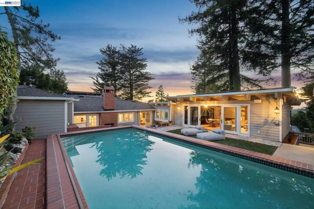 6427 Ascot Dr, Oakland, CA 94611 - #1