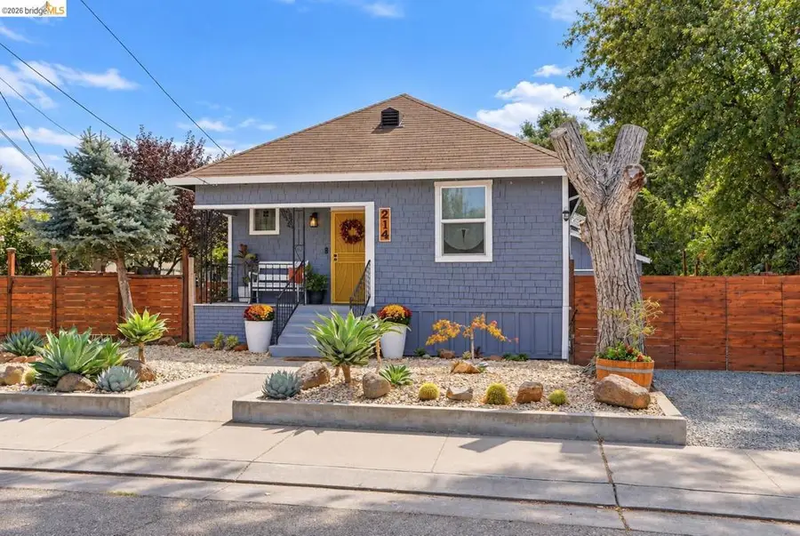 214 E Knoles Way, Stockton, CA 95204 - #2