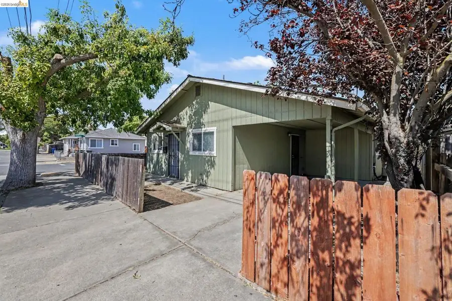 201 E 17th St, Pittsburg, CA 94565 - #2
