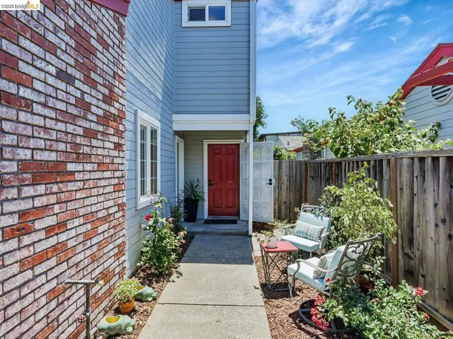 16 Town Sq Pl, Oakland, CA 94603 - #3